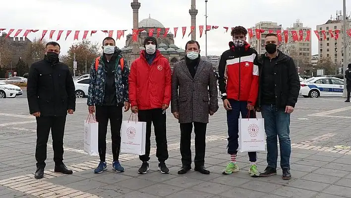 Atatürk koşusunda madalyalar sahiplerini buldu