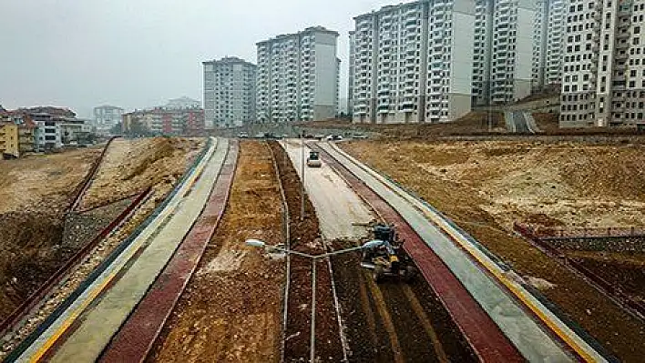 Büyükşehir 2017'de 813 kilometre yol çalışması yaptı 