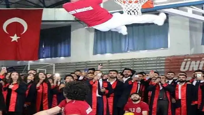 Böyle olur Spor Bilimleri Fakültesi'nin mezuniyeti 