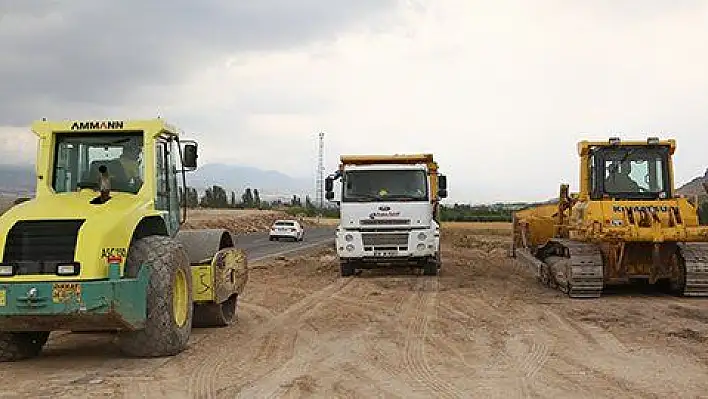 KARAYOLLARI DEVELİ-YAHYALI YOLUNU ÖNCELİKLİ PROJE KAPSAMINA ALDI