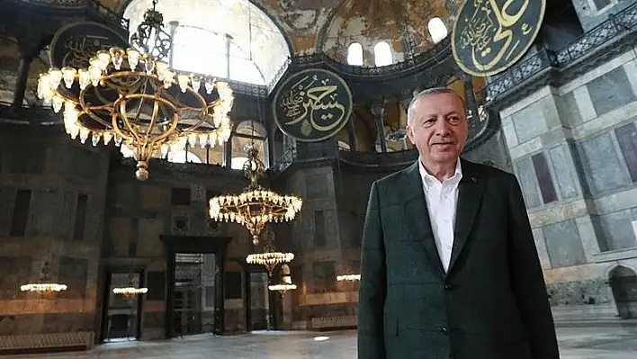 Cumhurbaşkanı Erdoğan Ayasofya Camisi'nde incelemelerde bulundu