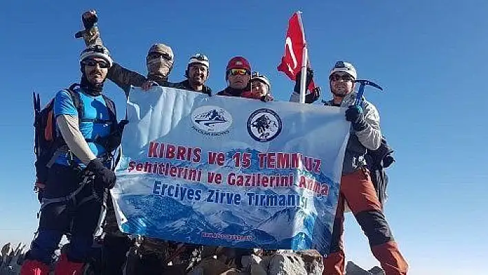 Erciyes'te şehitler anısına zirve tırmanışı yapıldı