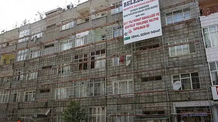 Hunat Mahallesi'nde dış cephe ve ısı yalıtım çalışması devam ediyor