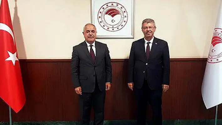 Başkan Akay Ankara'da