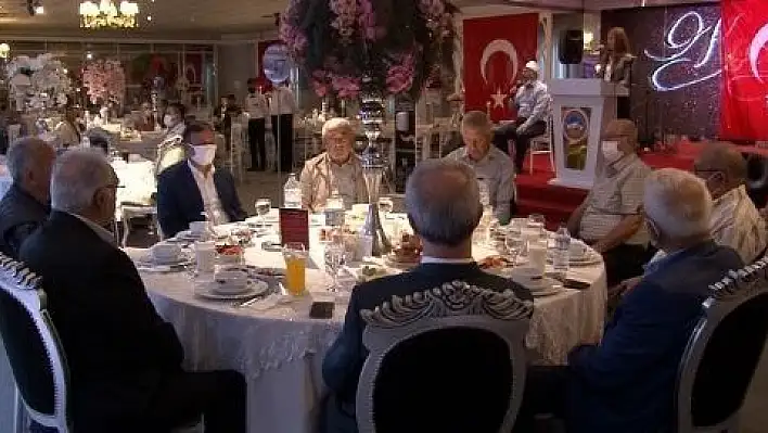 Günaydın, gazilerle ve şehit aileleri ile yemekte buluştu