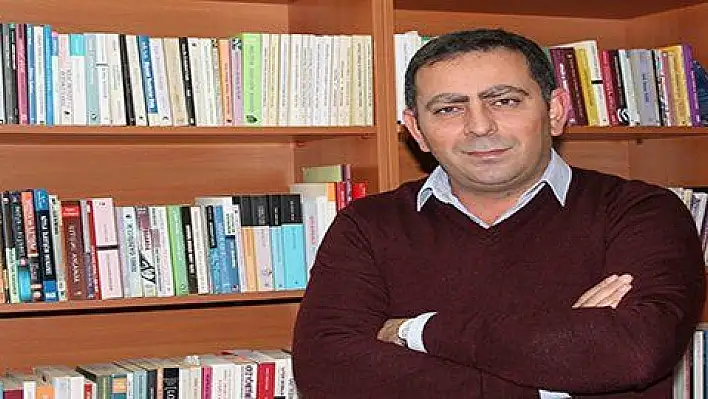 Akgül: 'İletişim Fakültelerinde iletişimciden çok işletme kökenli akademisyen var'