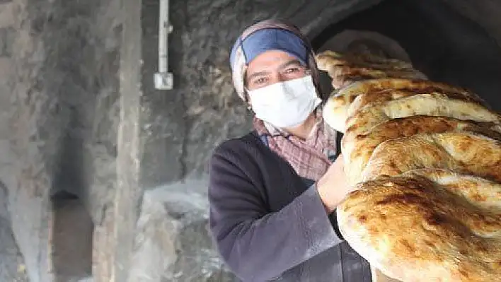 Yeşilhisar'da doğal fırından doğal ekmekler