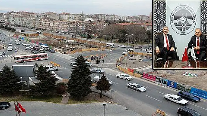 Başkan Çelik, katlı kavşağın üst bölümünü trafiğe açtı 