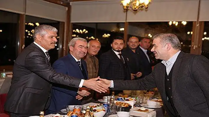 Başkan Çelik, AK Parti Kocasinan İlçe Teşkilatı ile bir araya geldi 