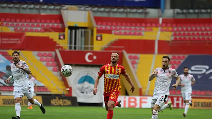 Kayserispor yine fırsat tepti