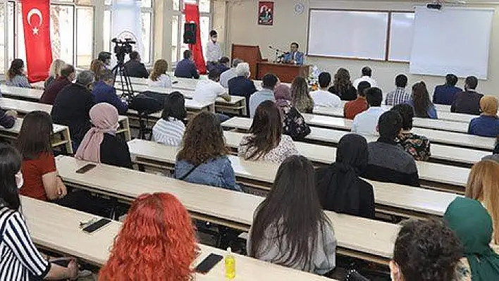 ERÜ'de İktisadi ve İdari Bilimler Fakültesi'nin Açılış Dersi Rektör Çalış tarafından Verildi