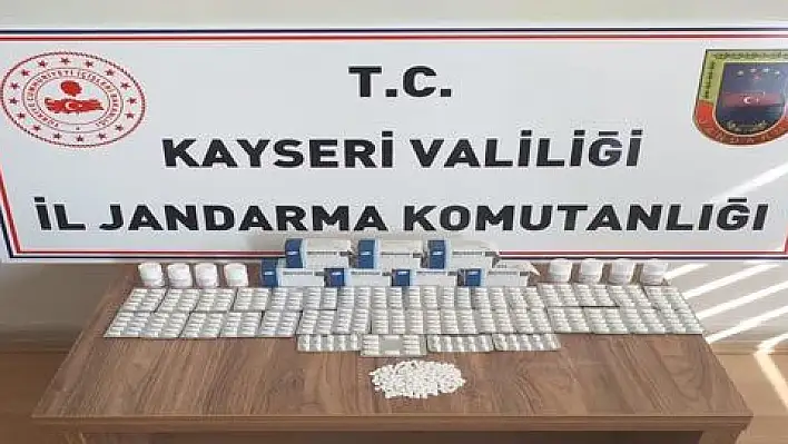 Yolcunun valizinden uyuşturucu hap çıktı