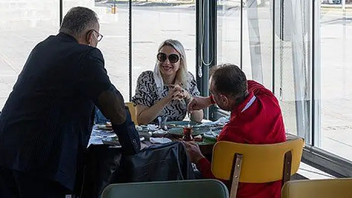 Başkan Büyükkılıç'tan Glutensiz Kafe'ye ziyaret