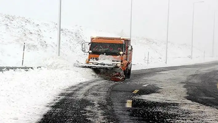 Erciyes'te kar etkili oluyor 