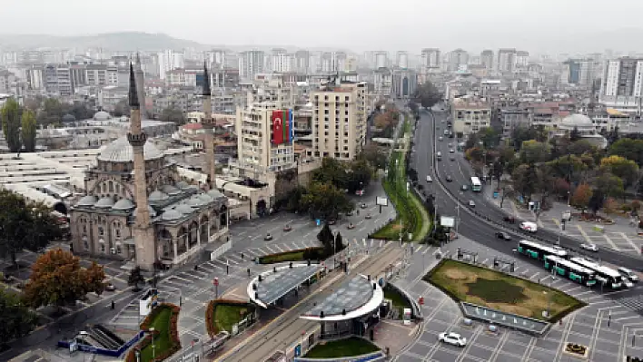 Vatandaşlar kısıtlamayı yanlış anladı, meydan boş kaldı