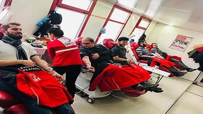 KAYİSAR gönüllüleri kan bağışında bulundu 