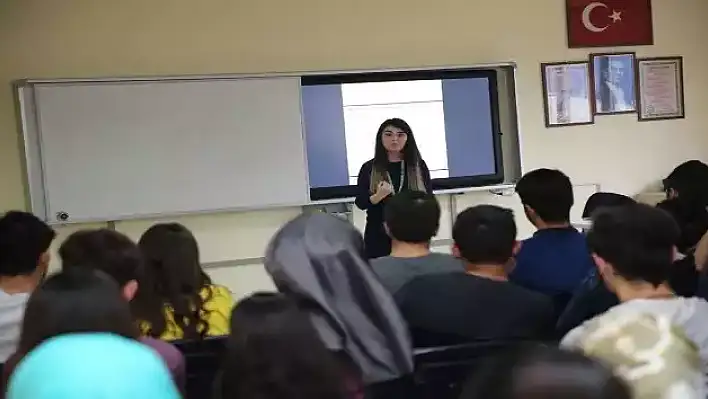 Melikgazi Belediyesinde evlilik öncesi eğitim semineri verildi