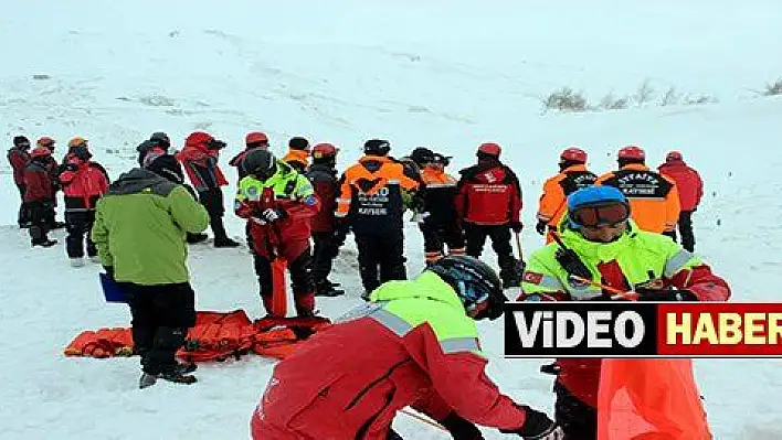 Arama kurtarma ekiplerinden gerçeğini aratmayan çığ tatbikatı