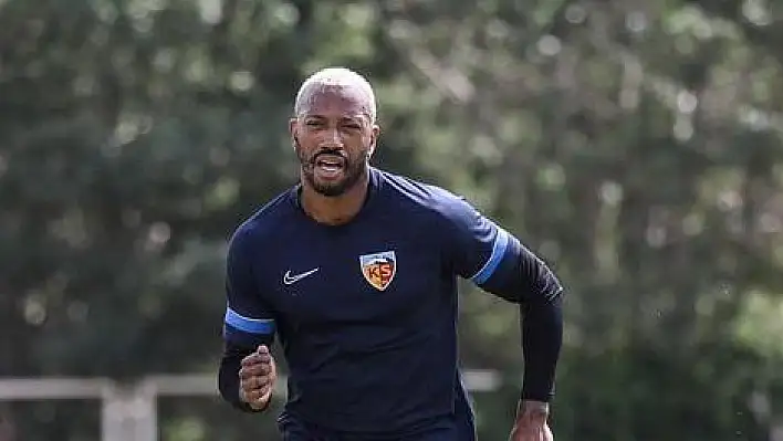 Kayserispor'un eski futbolcusu Fernandes, Yunanistan'a transfer oldu