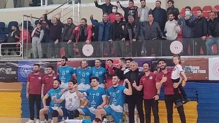 Develi Belediyespor set vermeden kazandı