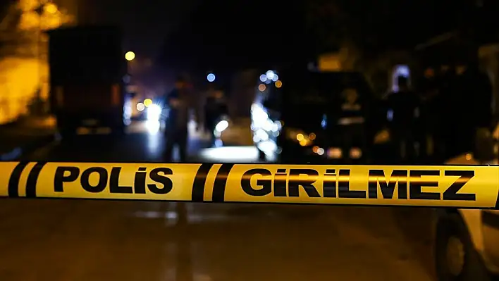 İş yerine polis gibi girerek 1,5 milyon lira gasp ettiler