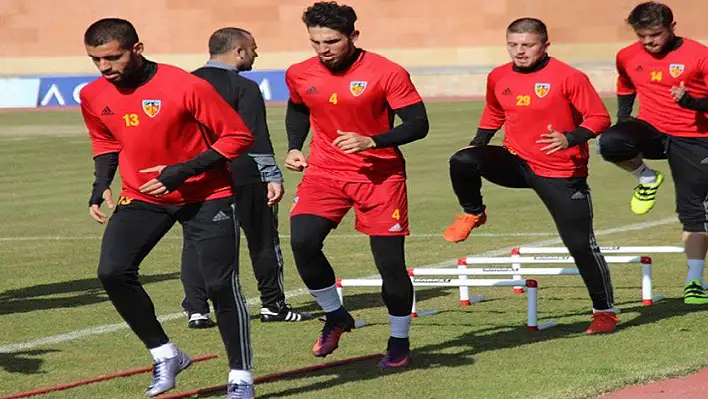 Kayserispor'da tam 6 futbolcu sarı kart sınırında 