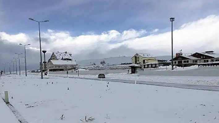 Erciyes'te kar kalınlığı 20 santime ulaştı  