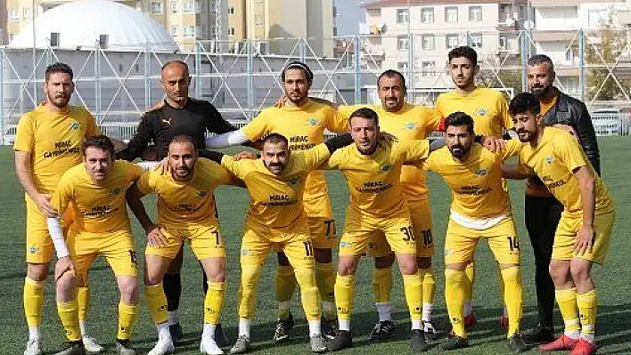 Esen Makinaspor desteyle attı (10-2)