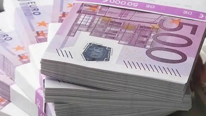 Dolar yerine avro karşılığı ödeme yaptığı müşterisini sosyal medyada arıyor