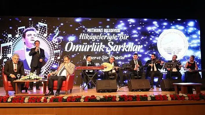 'Hikayeleriyle Bir Ömürlük Şarkılar' programına yoğun ilgi