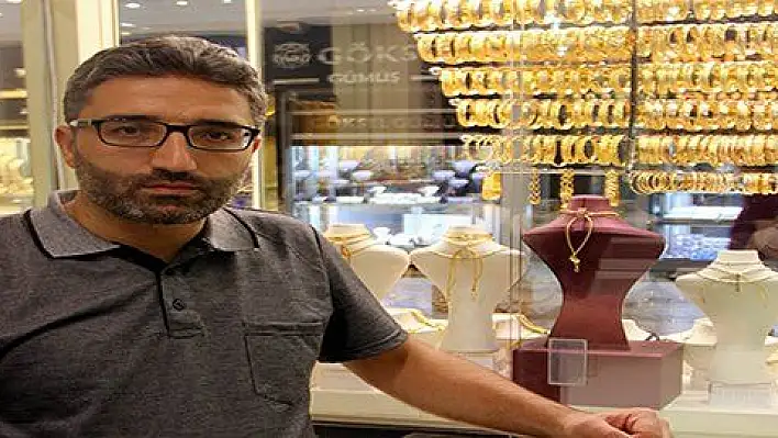 Gram altın çeyrek altının yerini aldı 