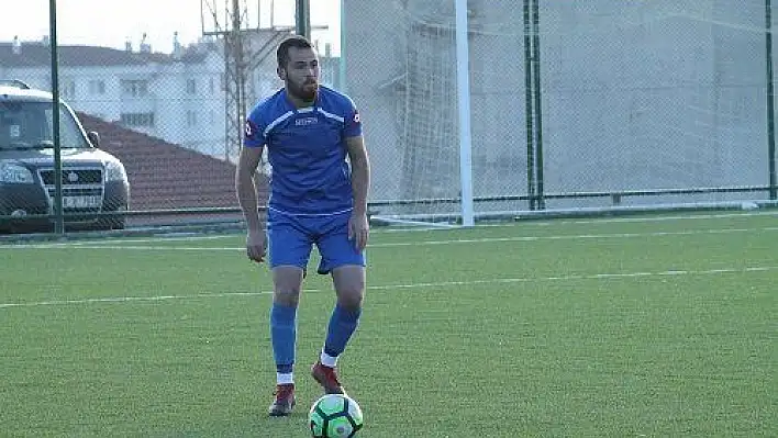 Amatör futbolcu trafik kazasında yaşamını yitirdi