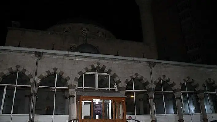 Kayseri'de, minareden atlayan genç yaralandı