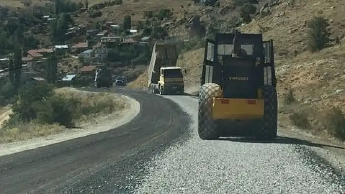 Büyükşehir'den 10 kırsal bölgede yol çalışması