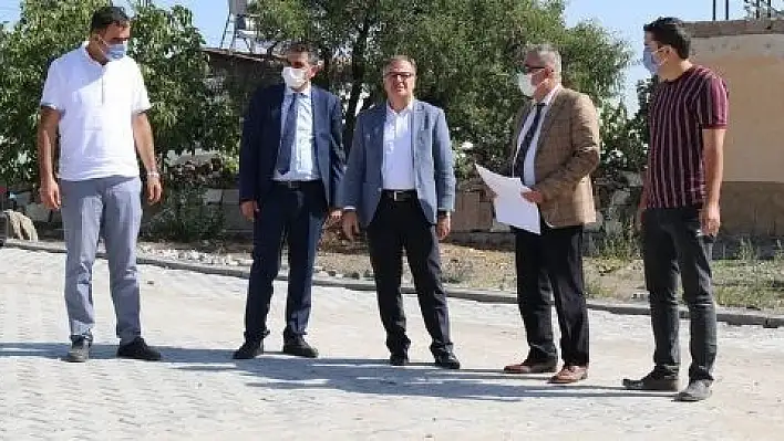 Erciyes Mahallesi'nde kilitli parke çalışması hızla sürüyor