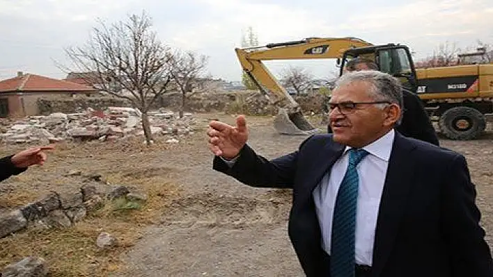 Büyükkılıç 'Karacaoğlu Mahallesinde Değişim ve Yenileme çalışması devam ediyor'