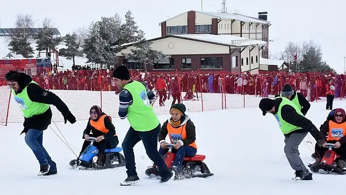 Erciyes'te eşler 'Artık çekilmez oldun' diyerek yarıştı