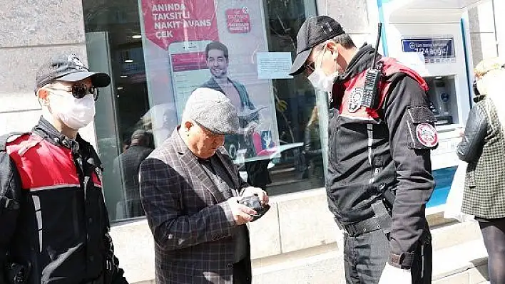 Kayseri'de sokağa çıkan yaşlılar evlerine gönderildi