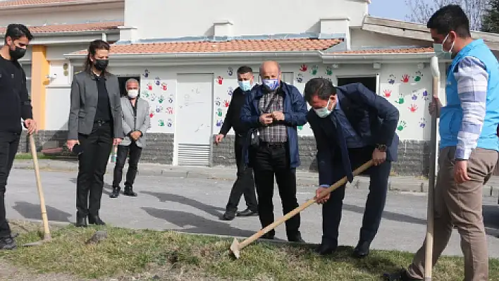 Fidanlar Nevruz'da toprakla buluştu