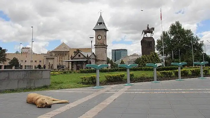 Kayseri, sokağa çıkma kısıtlamasının ilk gününde sessiz