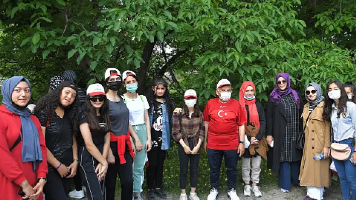 Büyükkılıç, gençlerle Koramaz Vadisi  'nde buluştu