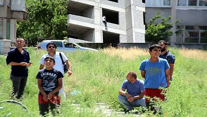 İşlerini güçlerini bıraktılar, intihar girişimini izlemeye koştular 