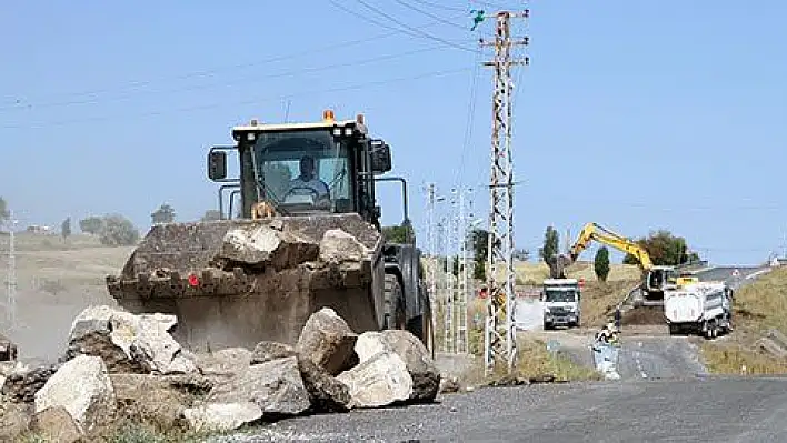 Sakaltutan girişinde yol çalışması