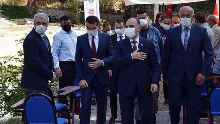 Vali Günaydın, muhtarlarla bir araya geldi