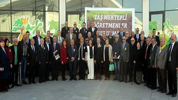 Kayseri Lisesi Mezunları kahvaltıda bir araya geldi