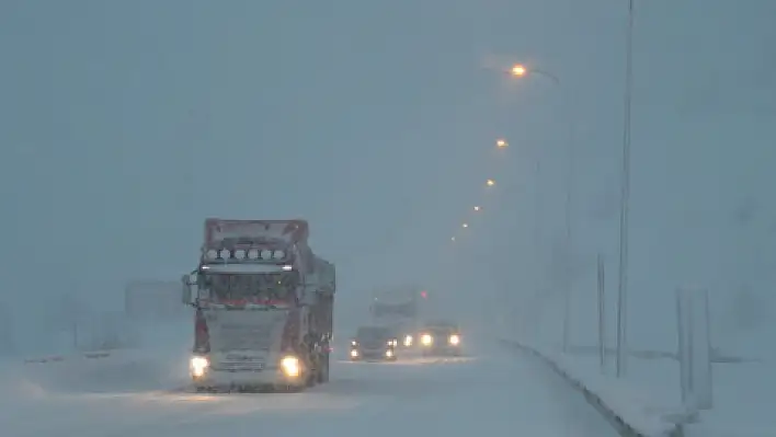 Kayseri-Kahramanmaraş kara yolu ulaşıma kapandı