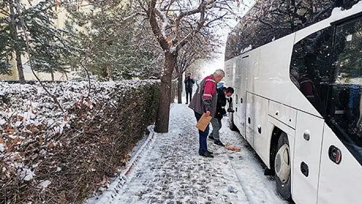 Tartıştığı eşini defalarca bıçakladı