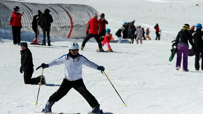 Erciyes'te pistler taticilerle doldu