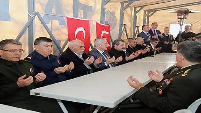 Vali Kamçı Şehit Mahmut Yıldırım'ın Mevlidine Katıldı