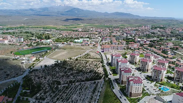  İncesu Belediyesi Bayram için mezarlık temizliği yaptı